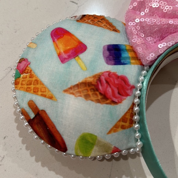 Brand new Disney Minnie Mouse ears - Picture 4 of 4